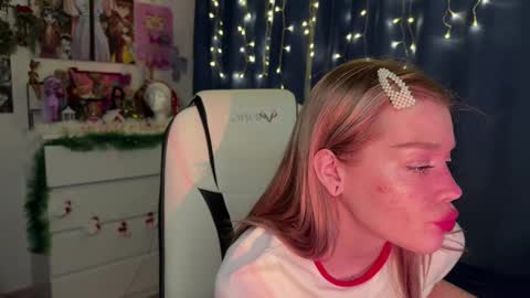 Melissa. Join me on Fansly link in social medias online show from 29, 12, 2024