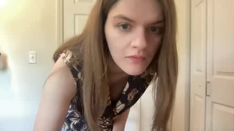 Sweet May online show from 1, 6, 2026