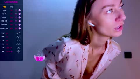 Snapshot of sweet_mia_91 chatting on 11, 10, 2025 Mia online show from 11, 10, 2025