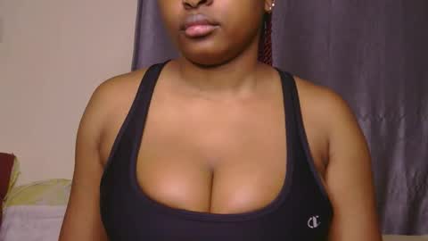 Snapshot of sweet_miah12 chatting on 2, 6, 2026 Queen debby online show from 2, 6, 2026