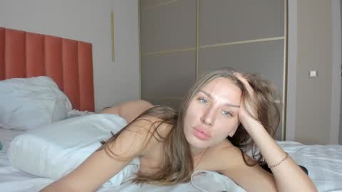 Snapshot of sweet_miss381 chatting on 29, 12, 2024 Sofi online show from 29, 12, 2024