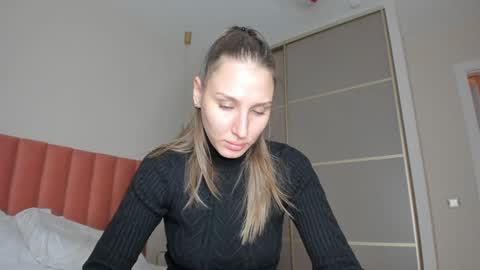 Snapshot of sweet_miss381 chatting on 29, 12, 2024 Sofi online show from 29, 12, 2024