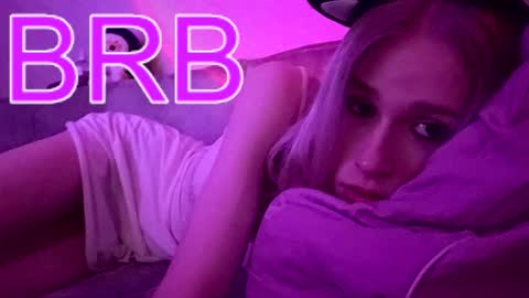 Snapshot of sweet_mol1y chatting on 19, 10, 2025 sweet_mol1y online show from 19, 10, 2025