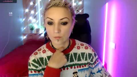 Snapshot of sweet_n_strong chatting on 13, 11, 2025 sweet_n_strong online show from 13, 11, 2025