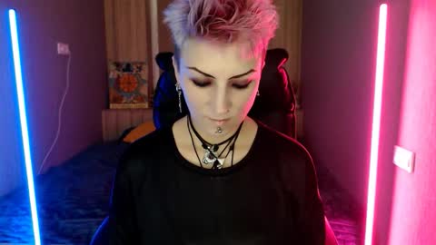 Snapshot of sweet_n_strong chatting on 7, 1, 2026 sweet_n_strong online show from 7, 1, 2026