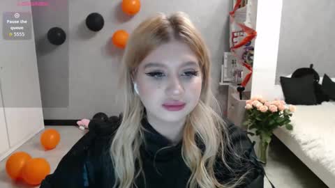 sweet_nicole_333 online show from 28, 10, 2025