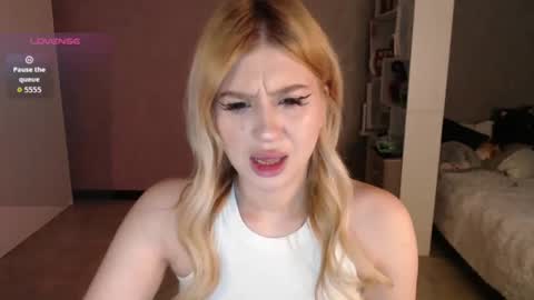 Snapshot of sweet_nicole_333 chatting on 5, 11, 2025 sweet_nicole_333 online show from 5, 11, 2025