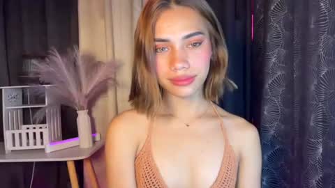 sweet_nikki03 online show from 12, 10, 2025