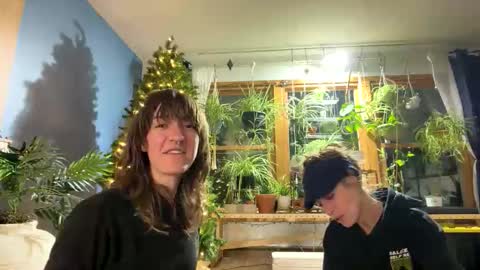 Snapshot of sweet_ramona chatting on 15, 12, 2025 Ramona online show from 15, 12, 2025