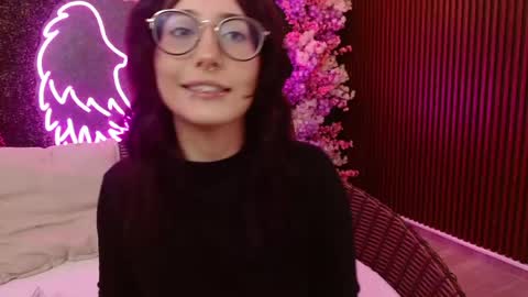 Roxanee online show from 20, 4, 2026