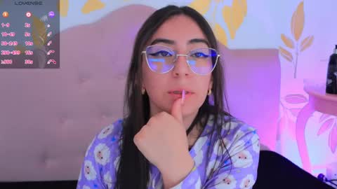 Sammy Lauren online show from 8, 3, 2025