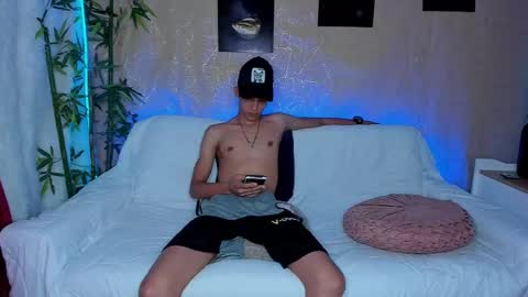 Snapshot of sweet_sin21 chatting on 18, 2, 2025 Start 18 year Noa 19 year online show from 18, 2, 2025