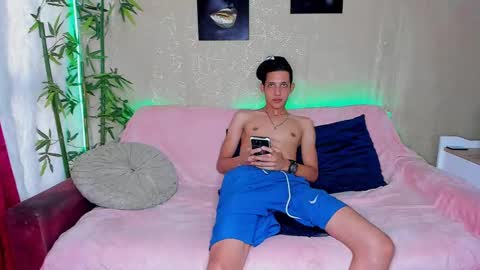 Snapshot of sweet_sin21 chatting on 22, 2, 2025 Start 18 year Noa 19 year online show from 22, 2, 2025