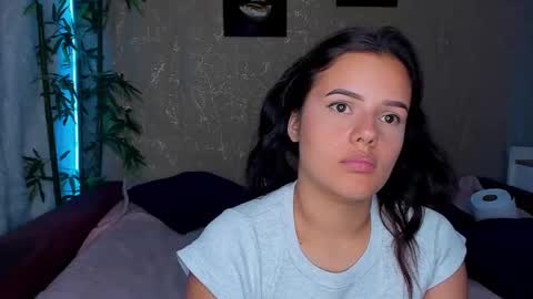 Snapshot of sweet_sin21 chatting on 7, 3, 2025 Start 18 year Noa 19 year online show from 7, 3, 2025