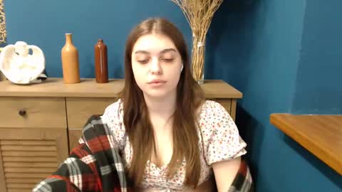 Snapshot of sweet_sugaaar chatting on 5, 3, 2025 Rebecca online show from 5, 3, 2025