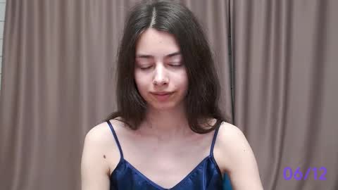Snapshot of sweet_sweet_angel chatting on 6, 12, 2024 Angel online show from 6, 12, 2024