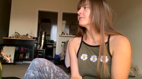 Snapshot of sweet_truffle chatting on 14, 12, 2024 Heidi Brenner - Please check bio for schedule FAQ online show from 14, 12, 2024