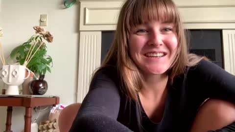 Snapshot of sweet_truffle chatting on 21, 12, 2024 Heidi Brenner - Please check bio for schedule FAQ online show from 21, 12, 2024