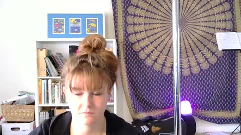 Snapshot of sweet_truffle chatting on 11, 2, 2025 Heidi Brenner - Please check bio for schedule FAQ online show from 11, 2, 2025