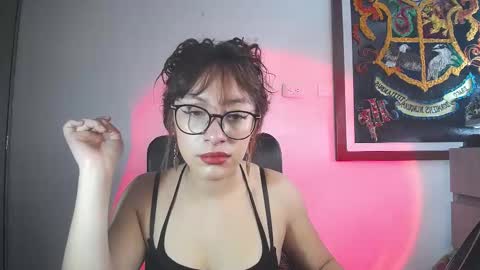 Snapshot of sweet_venus4 chatting on 22, 10, 2025 sweet_venus4 online show from 22, 10, 2025