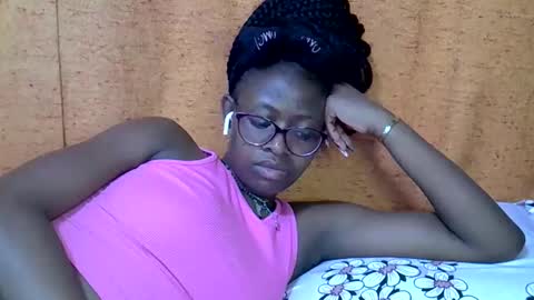 Snapshot of sweet_zarah chatting on 17, 4, 2026 sweet_zarah online show from 17, 4, 2026