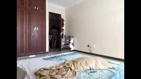 Lunargirl online show from 18, 10, 2025