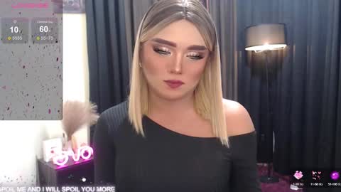 Snapshot of sweetbella118 chatting on 6, 2, 2025 bella online show from 6, 2, 2025