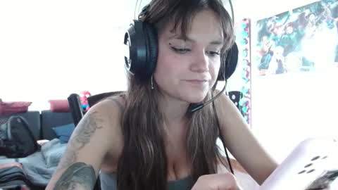Snapshot of sweetbella_444 chatting on 22, 9, 2025 Bella online show from 22, 9, 2025