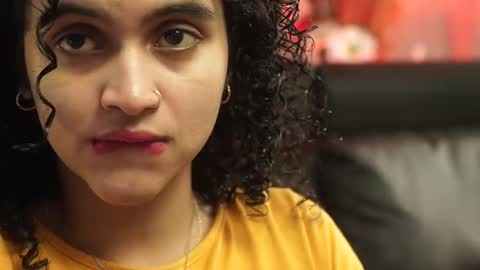 Salom independent model online show from 25, 11, 2025