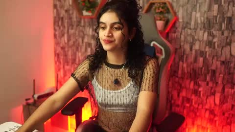 Salom independent model online show from 4, 4, 2026