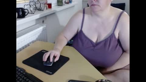 Sweetboobs85h online show from 22, 2, 2025