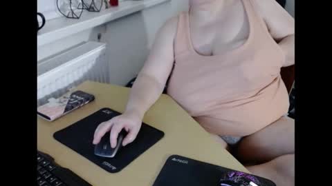 Sweetboobs85h online show from 23, 2, 2025