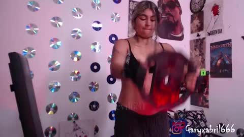 Snapshot of sweetdevil631 chatting on 11, 3, 2025 Abril online show from 11, 3, 2025