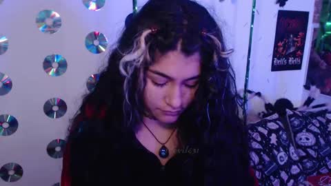 Snapshot of sweetdevil631 chatting on 8, 10, 2025 Abril online show from 8, 10, 2025