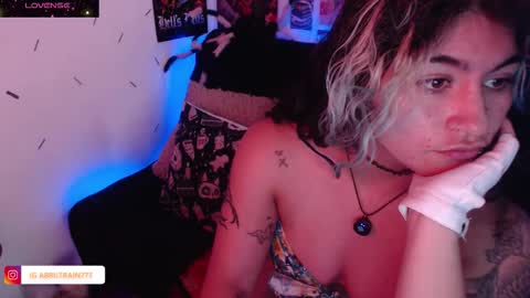 Snapshot of sweetdevil631 chatting on 28, 10, 2025 Abril online show from 28, 10, 2025