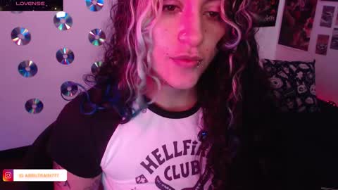 Snapshot of sweetdevil631 chatting on 12, 11, 2025 Abril online show from 12, 11, 2025