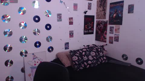 Snapshot of sweetdevil631 chatting on 15, 12, 2025 Abril online show from 15, 12, 2025