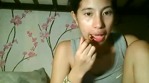 Snapshot of sweetdimple69 chatting on 19, 9, 2025 sweetdimple69 online show from 19, 9, 2025