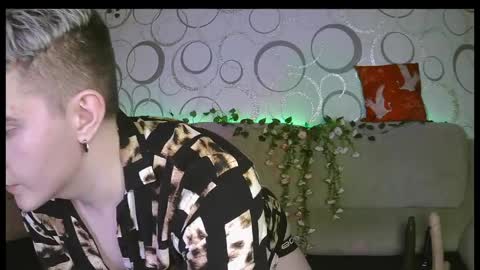 Snapshot of sweetescape4 chatting on 2, 4, 2026 Justin online show from 2, 4, 2026