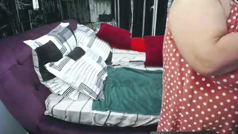 Snapshot of sweetestmilf4you chatting on 26, 6, 2026 sweetestmilf4you online show from 26, 6, 2026