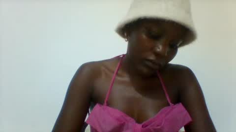 Snapshot of sweetfel chatting on 6, 10, 2025 sweetfel online show from 6, 10, 2025