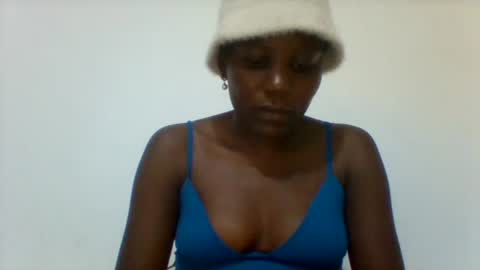 Snapshot of sweetfel chatting on 6, 10, 2025 sweetfel online show from 6, 10, 2025