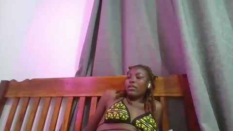 Snapshot of sweetfel chatting on 26, 10, 2025 sweetfel online show from 26, 10, 2025