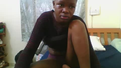 Snapshot of sweetgal2025 chatting on 23, 12, 2025 EUNICE online show from 23, 12, 2025