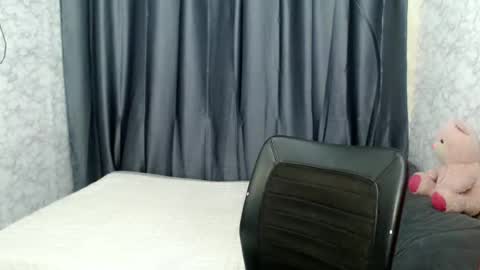 Snapshot of sweetgirl_jen chatting on 21, 6, 2026 PureJenny online show from 21, 6, 2026