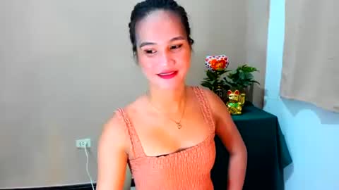 sweetgirl_latina143 online show from 25, 9, 2025