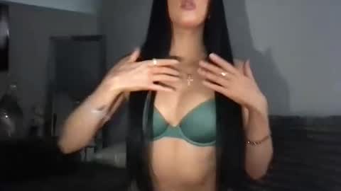 Snapshot of sweetgraciexo chatting on 2, 10, 2025 Gracie online show from 2, 10, 2025