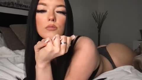 Snapshot of sweetgraciexo chatting on 2, 12, 2025 Gracie online show from 2, 12, 2025