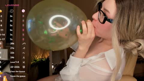 Snapshot of sweetheart_flower chatting on 26, 1, 2025 Kira online show from 26, 1, 2025
