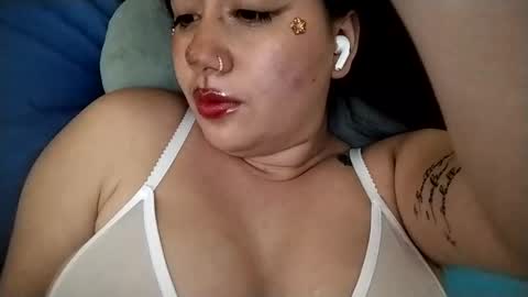 Snapshot of sweetie__annie chatting on 29, 10, 2025 Ana Mara  i cant Make noise My family is here  online show from 29, 10, 2025